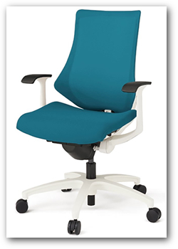 イトーキ エフチェア（f-chair）　メッシュバック　プレーンメッシュ　ハイバック　ベースカラーW9（ホワイト）樹脂脚　T型肘　"イトーキ オフィスチェア KG-175JB(M)-W9"